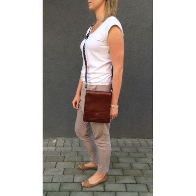 Włoska beżowa / nude skórzana listonoszka SKÓRA NATURALNA