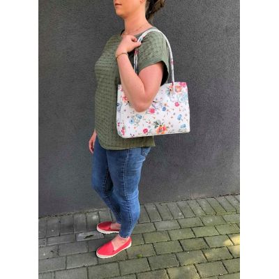 Włoska klasyczna skórzana torebka kwiaty białe tło SKÓRA NATURALNA