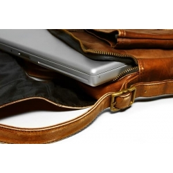W czym nosić laptopa, by prezentował się elegancko?