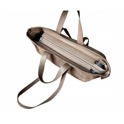 - Cappuccino zamszowa torebka shopper taupe ZAMSZ NATURALNY Vera Pelle