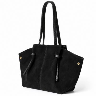 - Czarna zamszowa torebka shopper ZAMSZ NATURALNY Vera Pelle