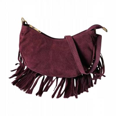 - Bordowa torebka zamszowa Vera Pelle burgundowa listonoszka boho frędzle zamsz