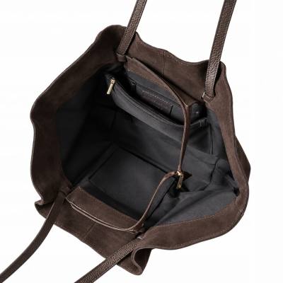 - Czekoladowa zamszowa torebka shopper brązowy ZAMSZ NATURALNY Vera Pelle