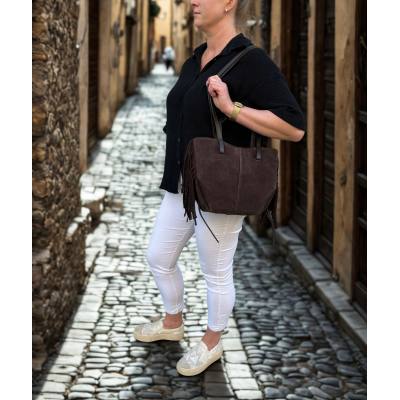 - Czekoladowa zamszowa torebka frędzle shopper ZAMSZ NATURALNY łódka brązowa