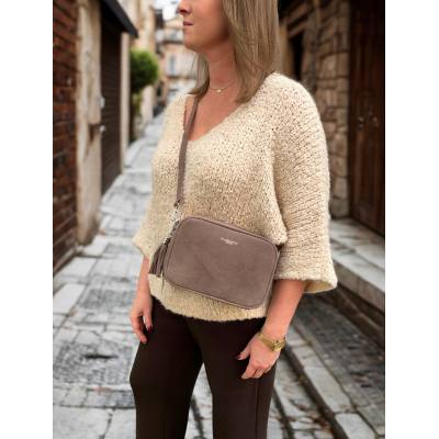 - Flora&Co taupe zamszowa torebka listonoszka cappuccino zamsz frędzle Flora