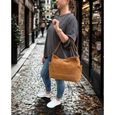 - Camel zamszowa torebka karmelowa ZAMSZ NATURALNY Vera Pelle