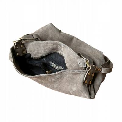- Cappuccino zamszowa torebka taupe shopper ZAMSZ NATURALNY pleciona rączka ogniwa