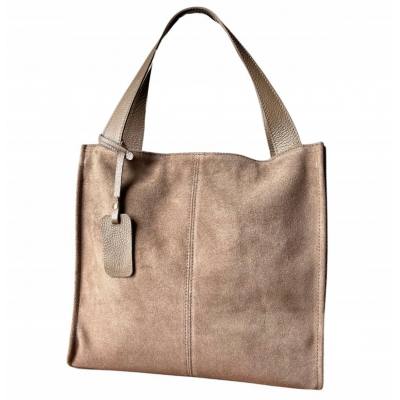 - Taupe zamszowa torebka shopper cappuccino ZAMSZ NATURALNY Vera Pelle