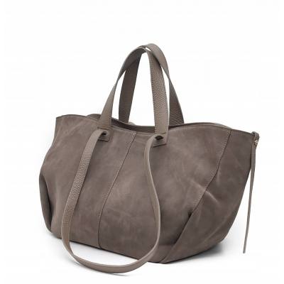 - Cappuccino zamszowa torebka shopper taupe ZAMSZ NATURALNY Vera Pelle