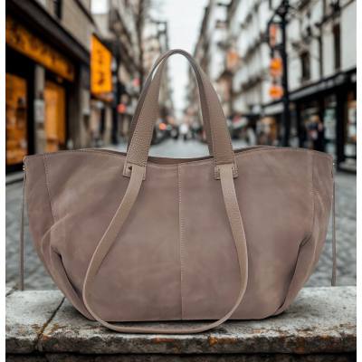 - Cappuccino zamszowa torebka shopper taupe ZAMSZ NATURALNY Vera Pelle