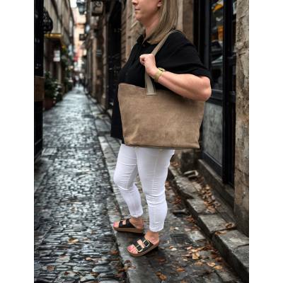 - Cappuccino torebka zamszowa shopper taupe ZAMSZ NATURALNY Vera Pelle